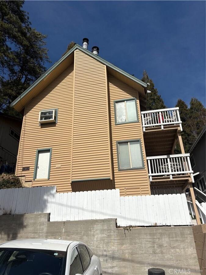 Large 3 bedroom + loft with Lake View