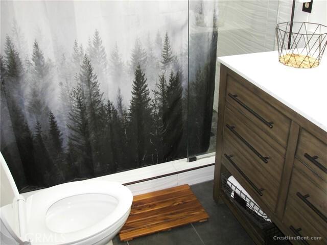 759 Bergschrund Dr Cabin